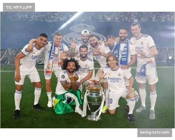 通讯：马德里主场欧冠之夜，超过八万名球迷营造白色海洋