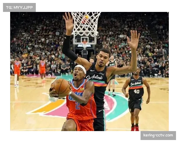 马刺127-95战胜雄鹿，文班亚马送出8次封盖